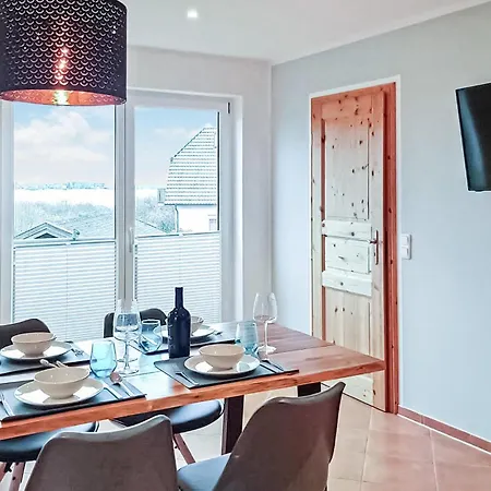 2 Bedroom Beautiful In Διαμέρισμα
