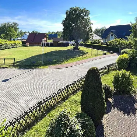 2 Bedroom Beautiful In Διαμέρισμα Rechlin